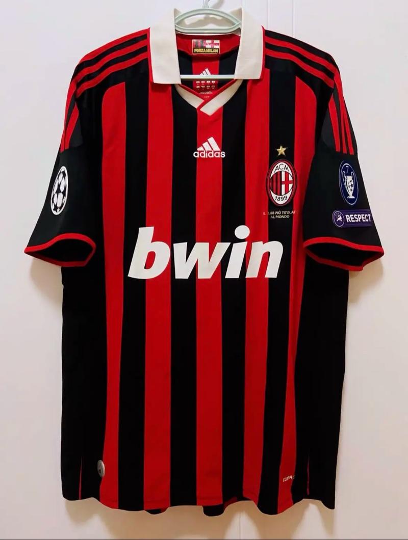 记者：16岁布基纳法索中场签约白堡，未来有望加盟切尔西