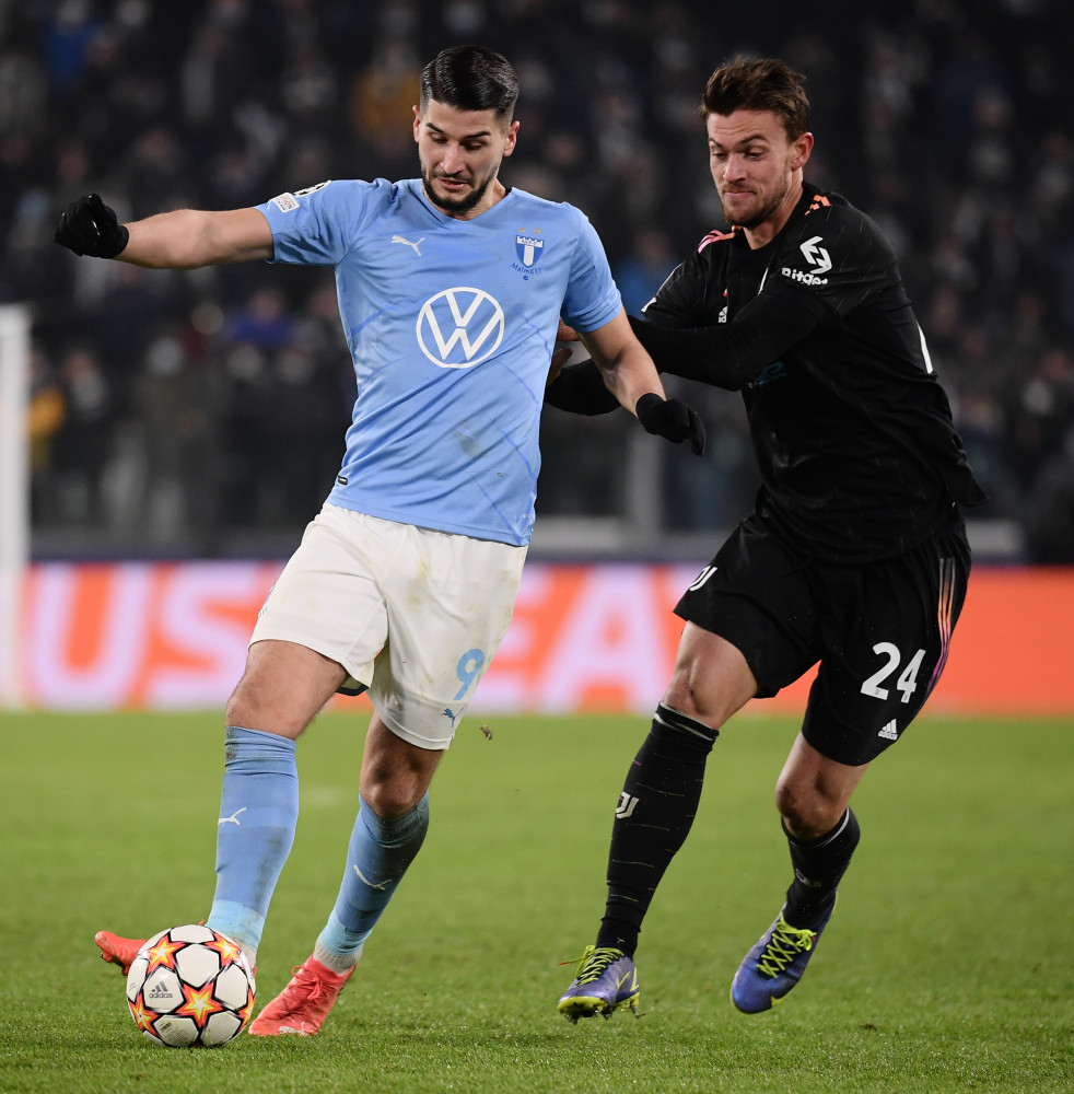 齐沃：种种困难让我们在赢球后更高兴；今天的劳塔罗值得拥抱