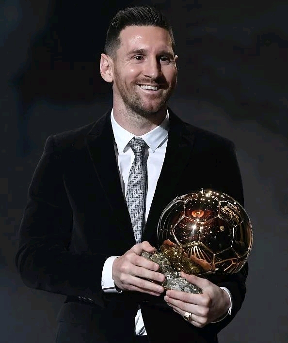 美因茨2-1逆转佛罗伦萨，李在城补时绝杀，霍勒巴赫破门