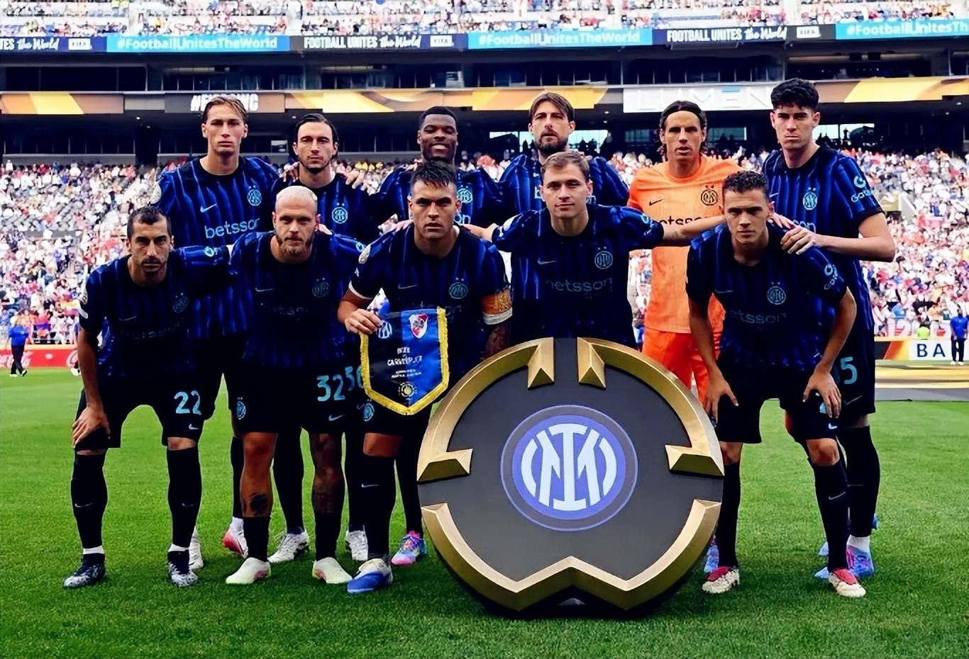 复古？多特球迷提议将球队队徽换回上世纪曾使用过的经典风格