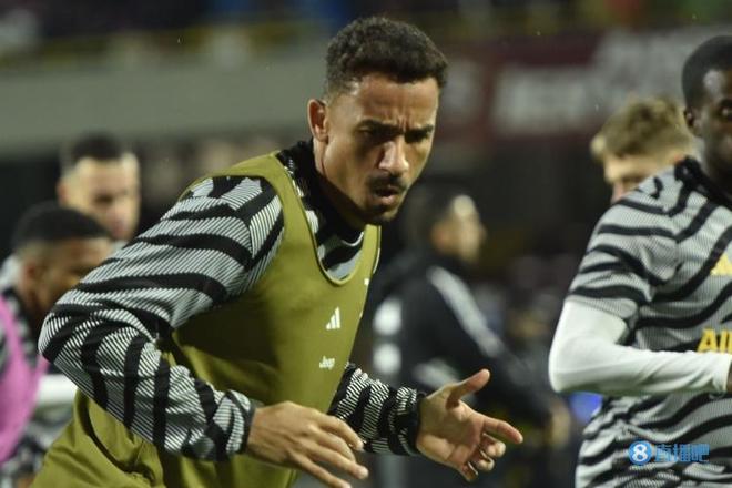 足协评议：成都蓉城胡荷韬进球被吹是误判，点球没判是错误